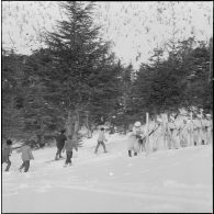 Tikjda. 22e bataillon de chasseurs alpins (BCA). Repos de la patrouille.