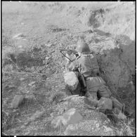 Cherchell. Formation des élèves officiers de réserve (EOR). Exercice de combat.