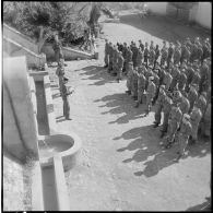 Cherchell. Formation des élèves officiers de réserve (EOR). Rapport dans une ferme.