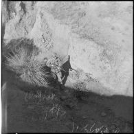 Cherchell. Formation des élèves officiers de réserve (EOR). Progression en éclaireur.
