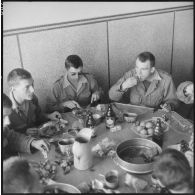 Cherchell. Formation des élèves officiers de réserve (EOR). Réfectoire.