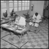 Camp de l'Alma. Centre d'instruction du service du matériel n°3 (CISM 3). Salle d'instruction optique.