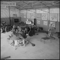 Camp de l'Alma. Centre d'instruction du service du matériel n°3 (CISM 3). Salle d'instruction de l'armement gros calibre.