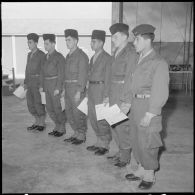 Camp de l'Alma. Centre d'instruction du service du matériel n°3 (CISM 3). Remise de diplôme à la suite des examens de fin de stage.