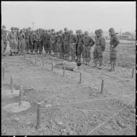 Camp de l'Alma. Centre d'instruction du service du matériel n°3 (CISM 3). Différentes phases du parcours du combattant.