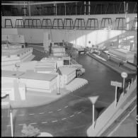 Camp de l'Alma. Centre d'instruction du service du matériel n°3 (CISM 3). Maquette dans la salle d'auto-école.