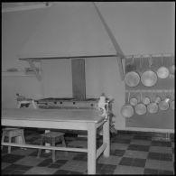 Sidi Ferruch. Colonie de vacances pour les orphelins des anciens prisonniers de guerre. Cuisine.