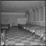 Sidi Ferruch. Colonie de vacances pour les orphelins des anciens prisonniers de guerre. Dortoirs.