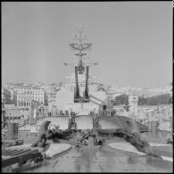 Port d'Alger. Escorteur d'escadre "Guichen" (D607).