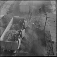 Kenadsa - Colomb-Béchar. Le lavoir et triage du charbon.