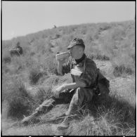 Région de Geryville. Groupement des commandos de marine en opération. Repos.