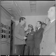 Edjeleh. Michel Debré visite les installations pétrolières.