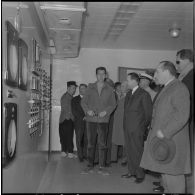 Edjeleh. Michel Debré visite les installations pétrolières.