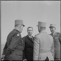 Edjeleh. Michel Debré visite les installations pétrolières.