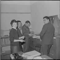 Alger. Préparation de l'opération aéroportée Ichtyosaure 1er Violet.