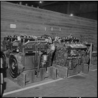 Oran. Ateliers et fonderies Célestin Ducros (AFCD). Moteurs montés sur les tracteurs.