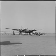 Maison Blanche. Groupe Guyenne. Avion Douglas B 26 Invader prêt à décoller.