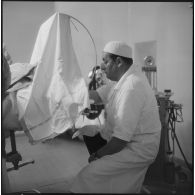Tlemcen. Hôpital civil. Préparation à l'opération.