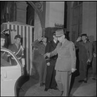 Alger. Départ du général Olié.