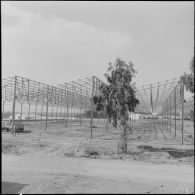 Maison Carrée. Etablissement régional du matériel (ERM). Charpente métallique.