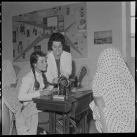 Touggourt. Centre féminin. Atelier de couture.