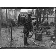 Marcelcave, appareil allemand employé pour lancer des liquides enflammées. [légende d'origine]