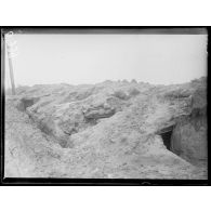 Près de Belloy-en-Santerre, anciennes tranchées allemandes. [légende d'origine]