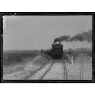 Etelfay près Montdidier (Somme). Le train des soldats affectés à une batterie de 320. [légende d'origine]