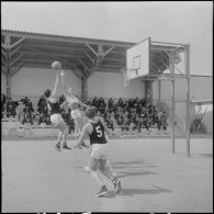 Alger. Stade Marcel Cerdan. Finale d'Afrique du Nord (AFN) de basketball. Le match.