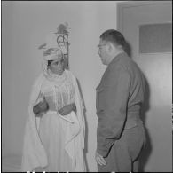 Mercier Lacombe. Assistance médicale gratuite (AMG). Le médecin effectue un dépistage.