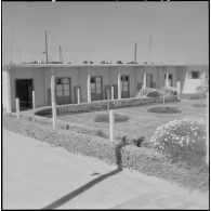 Saint-Lucien. 33e groupe mobile de sécurité (33e GMS). Bâtiment administratif.