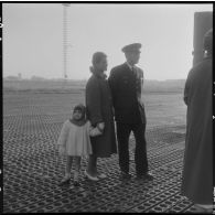 Maison Blanche. Les parents du bébé prématuré avec leur première fille.