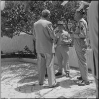 Les autorités militaires