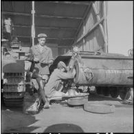 L'atelier régimentaire de chars du 9e hussard.