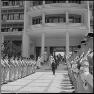 Le général Ailleret et M. Morin, le délégué général.