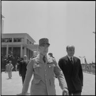 Le général Ailleret et M. Morin, le délégué général.