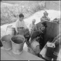 Les villageois de Cheurfa sont à la fontaine.