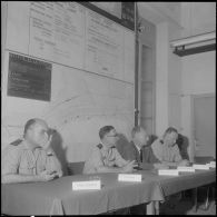 Voyage d'inspection de Pierre Messmer, ministre des Armées en Algérie.