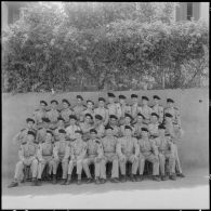 Le personnel du 12e bataillon d'infanterie (BI).