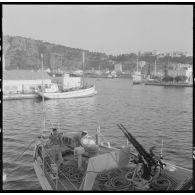 Dans le port de Philippeville.