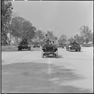 Défilé : détachement motorisé, EGM (escadron de gendarmerie mobile) 6/1 bis, 2/10, 5/10.