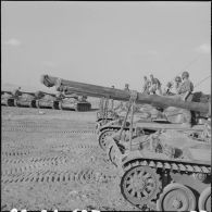 Vue générale des chars de bataille du 1er peloton.