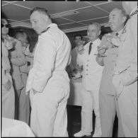 Départ du 30e dragon et du 3e groupe du 64e régiment d'artillerie.