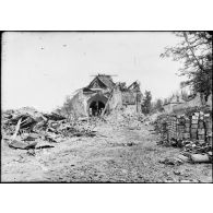 Ruines de l'église de Corcy. [légende d'origine]