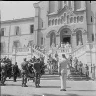 Après la messe en la chapelle de l'Hôpital Maillot d'Alger, le corps du commandant fut transporté sur un bateau qui l'acheminera vers la métropole.