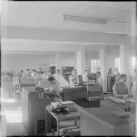 Atelier d'exploitation et différentes machines.