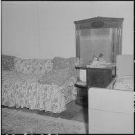 Centre de regroupement de Staouéli. Logements sociaux.