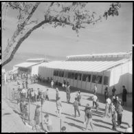 Section administrative spécialisée (SAS) d'Akourma. La cour de l'école au moment de la sortie pour la récréation.