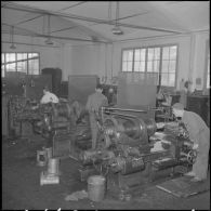 Alger. SNCFA. Atelier d'usinage du dépôt des chemins de fer algériens (CFA).