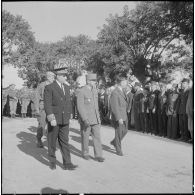 Cherchell. Visite de Raymond Triboulet. Revue des troupes.